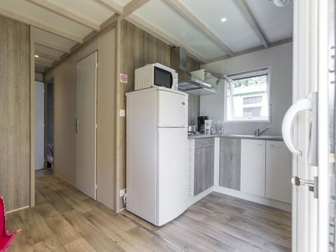 CHALET 4 personnes - Chalet Confort 26.5m² (2 chambres) + terrasse couverte + TV