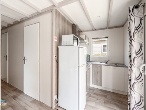 Chalet 4 personnes - Confort 26.5m² - 2 chambres - Terrasse couverte - TV