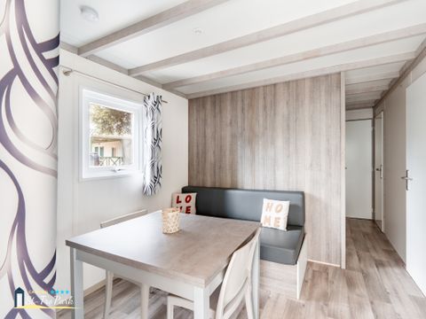 Chalet 4 personnes - Confort 26.5m² - 2 chambres - Terrasse couverte - TV