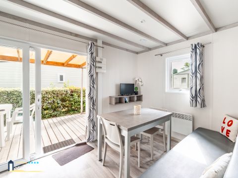 CHALET 4 personnes - Chalet Confort 26.5m² (2 chambres) + terrasse couverte + TV