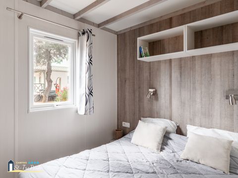 Chalet 4 personnes - Confort 26.5m² - 2 chambres - Terrasse couverte - TV