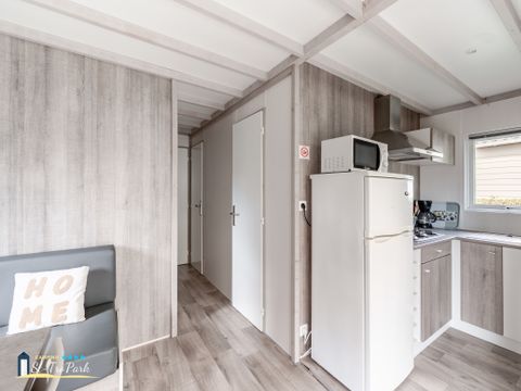 Chalet 4 personnes - Confort 26.5m² - 2 chambres - Terrasse couverte - TV