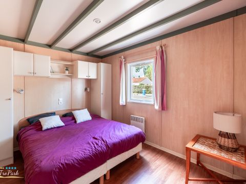 CHALET 4 personnes - Chalet Premium 35m² (2 chambres) + Climatisation + Lave-vaisselle + Terrasse couverte 12m²