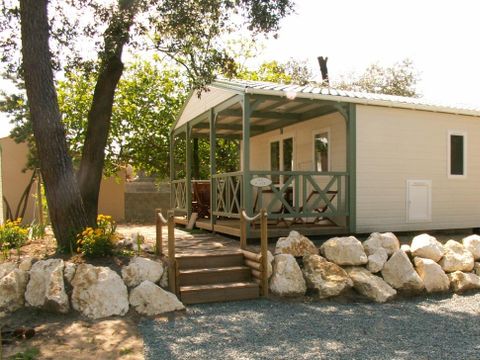CHALET 4 personnes - Chalet Premium 35m² (2 chambres) + Climatisation + Lave-vaisselle + Terrasse couverte 12m²