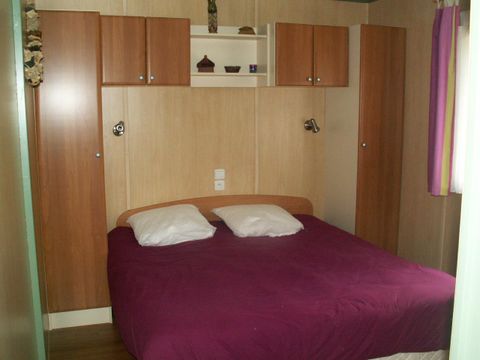 CHALET 4 personnes - Chalet Premium 35m² (2 chambres) + Climatisation + Lave-vaisselle + Terrasse couverte 12m²
