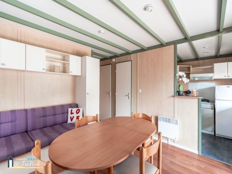 CHALET 4 personnes - Chalet Premium 35m² (2 chambres) + Climatisation + Lave-vaisselle + Terrasse couverte 12m²