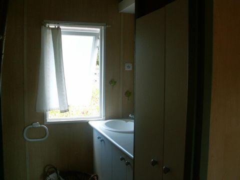 CHALET 4 personnes - Chalet Premium 35m² (2 chambres) + Climatisation + Lave-vaisselle + Terrasse couverte 12m²