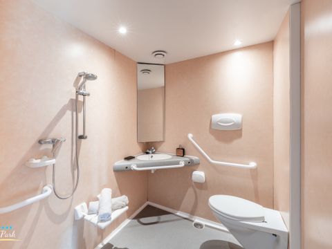 MOBILHOME 4 personnes - Premium 32m² (2 chambres) réservé aux personnes à mobilité réduite avec climatisation