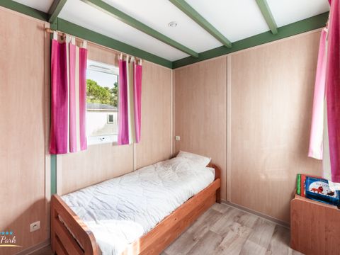 CHALET 4 personnes - Chalet Premium 32m² (2 chambres) réservé aux personnes à mobilité réduite avec climatisation