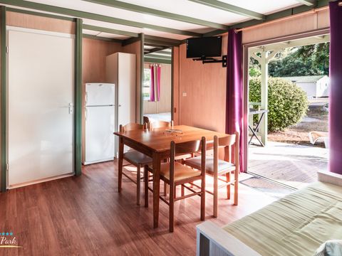 CHALET 4 personnes - Chalet Premium 32m² (2 chambres) réservé aux personnes à mobilité réduite avec climatisation