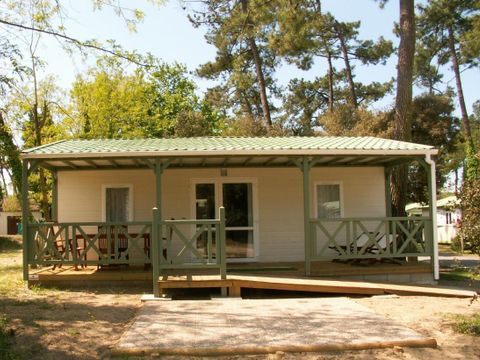 CHALET 4 personnes - Chalet Premium 32m² (2 chambres) réservé aux personnes à mobilité réduite avec climatisation