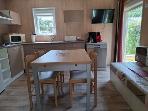 Chalet 6 personnes - Premium 34m² - 3 chambres - Climatisation - Lave-vaisselle - Terrasse couverte