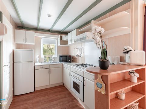 Chalet 6 personnes - Chalet Premium 46m² (3 chambres) + Climatisation + Lave-vaisselle + Terrasse couverte
