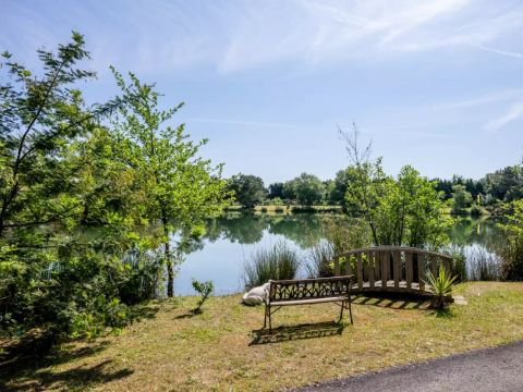 MOBILHOME 8 personnes - Mobil home Premium 4 Pièces 6/8 Personnes Côté Etang + TV