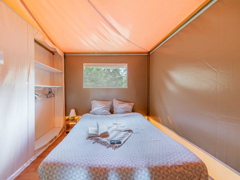 Tente en toile et en bois 5 personnes - Grand lodge 25m² (2 chambres) 5 pers