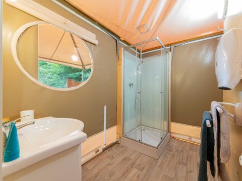 Tente en toile et en bois 5 personnes - Grand lodge 25m² (2 chambres) 5 pers