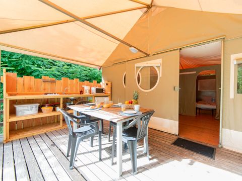 Tente en toile et en bois 5 personnes - Grand lodge 25m² (2 chambres) 5 pers