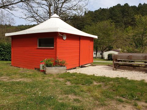 TENTE TOILE ET BOIS 4 personnes - La Cabane 16m² (2 chambres) sans sanitaires 4 pers