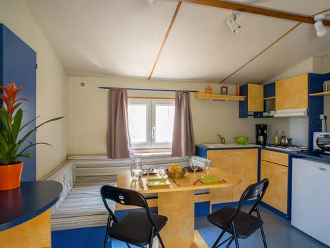 MOBILHOME 8 personnes - Mobil-home 6/8 places, 32m² (3 Chambres). TV 6/8 pers