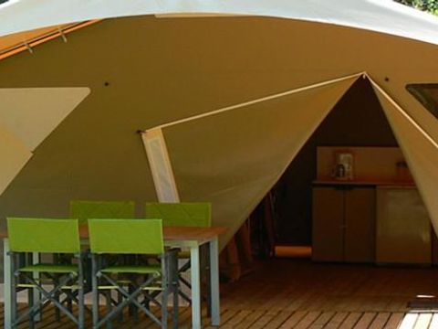Tente en toile et en bois 5 personnes - Petit Lodge 20m² (2 chambres) sans sanitaires 5 pers