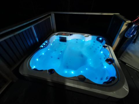 CHALET 10 personnes - Grand Chalet Spa 10 places, Climatisé, télé, 2 salle d'eau, lave vaisselle 10 pers