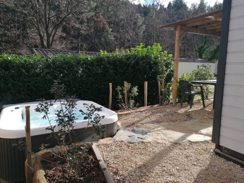 CHALET 5 personnes - Chalet avec Spa 5 places, climatisé, lave vaisselles et TV 5 pers