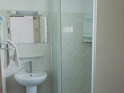 MAISON 3 personnes - EAU VIVE TERRASSE COUVERTE TV