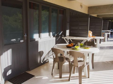 STUDIO 3 personnes - BALCON TV