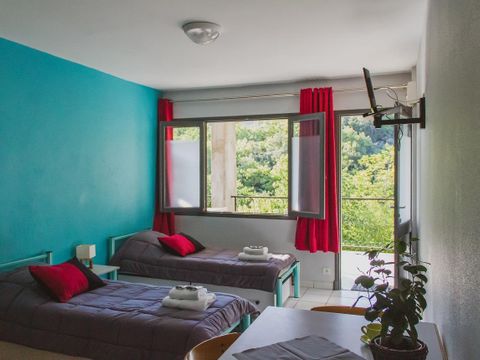 STUDIO 3 personnes - BALCON TV