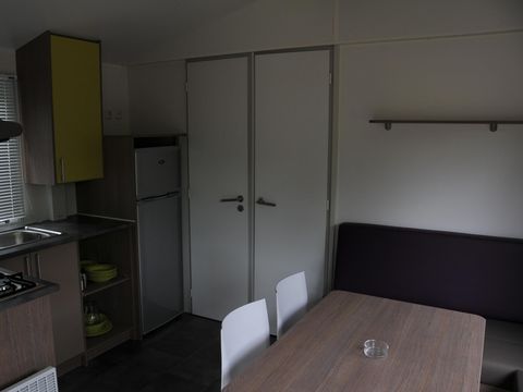 MOBILHOME 4 personnes - 4 personnes avec terrasse + climatisation + TV - 31m²
