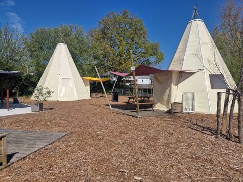 HÉBERGEMENT INSOLITE 4 personnes - Tipi 4 pers