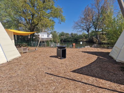 HÉBERGEMENT INSOLITE 4 personnes - Tipi 4 pers