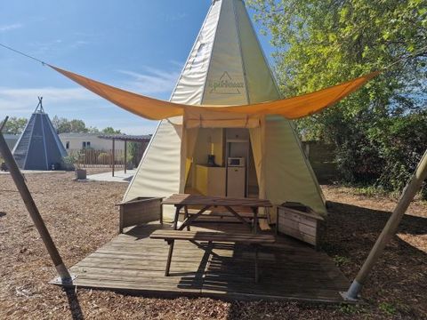 HÉBERGEMENT INSOLITE 4 personnes - Tipi 4 pers