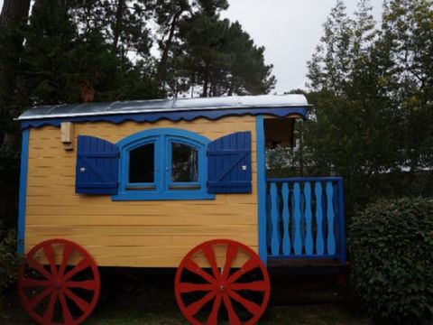 HÉBERGEMENT INSOLITE 2 personnes - La Céramique (pas de sanitaires, pas de douche, pas de cuisine)