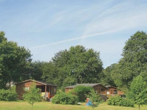 CHALET 4 personnes - AZUR (sans draps) CHALET 4 personnes - AZUR (sans draps)