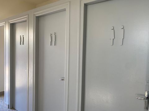 TENTE TOILE ET BOIS 3 personnes - Lodge PMR accès sanitaires communs.