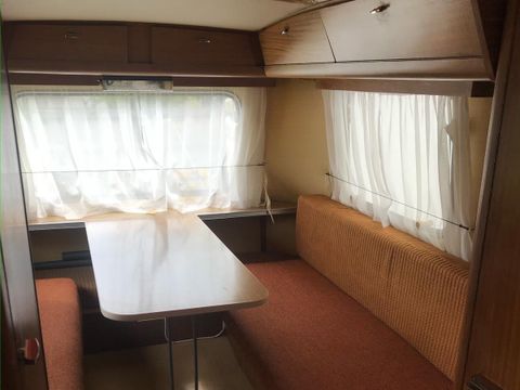 CARAVANE 2 personnes - Eriba Toinette - sanitaires communs