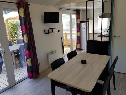 MOBILHOME 5 personnes - Mobil home Premium 32 m² 2 chambres + terrasse 12m² semi-couverte (9m²) + TV + climatisation 4/5 pers