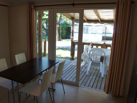 MOBILHOME 5 personnes - Mobil home Confort 32 m² 2 chambres + terrasse 12m² semi-couverte (9m²) + TV 4/5 pers