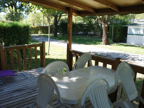 MOBILHOME 5 personnes - Mobil home Confort 32 m² 2 chambres + terrasse 12m² semi-couverte (9m²) + TV 4/5 pers