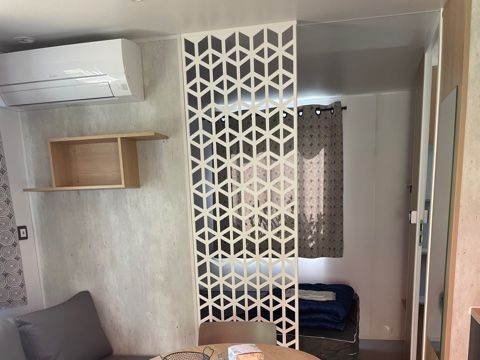 Mobilhome 2 personnes - Mobil home Premium 21m² 1 chambre + terrasse 12m² semi-couverte (9m²) - TV + Climatisation 2 pers