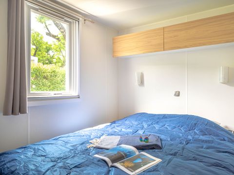 Mobilhome 4 personnes - Mobil home Premium 27 m² 2 chambres + terrasse couverte 9m² + TV + Clim + Vue Rivière 4 pers