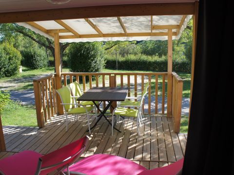 MOBILHOME 4 personnes - Mobil home Premium 32m² 2 chambres + 2 salles de bain + terrasse couverte 9m² + TV + Clim 4 pers