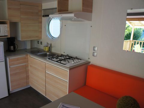 MOBILHOME 4 personnes - Mobil home Premium 32m² 2 chambres + 2 salles de bain + terrasse couverte 9m² + TV + Clim 4 pers