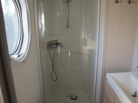 MOBILHOME 7 personnes - Mobil home Premium 32 m² 3 chambres + terrasse 12m² semi-couverte (9m²) + TV + clim 6/7 pers