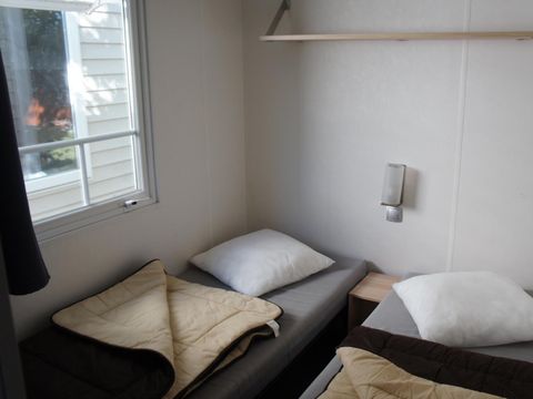 MOBILHOME 7 personnes - Mobil home Premium 32 m² 3 chambres + terrasse 12m² semi-couverte (9m²) + TV + clim 6/7 pers