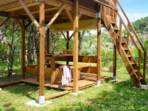 HÉBERGEMENT INSOLITE 2 personnes - Tente bivouac+ 6m² 1 chambre terrasse et frigo 2 pers