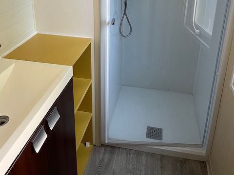 MOBILHOME 5 personnes - Mobil home Standard 32 m² 2 chambres + terrasse 12m² semi-couverte (9m²) 4/5 pers