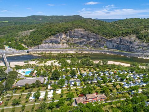Flower Camping Le Riviera - Camping Ardèche - Image N°3
