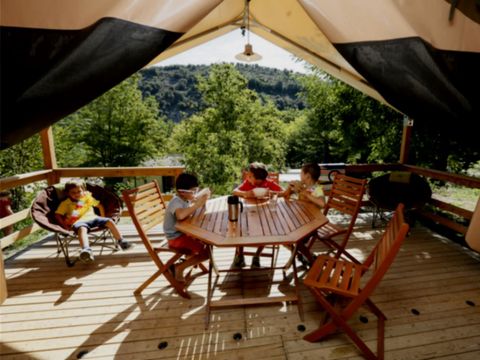 Tente en toile et en bois 5 personnes - Tente Lodge Victoria 2ch 5pers